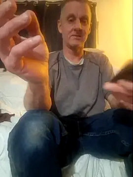 sexy hottie guy online show from 21, 4, 2026