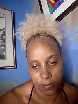Snapshot of BadGyalGem chatting on 19, 5, 2026 BadGyalGem online show from 19, 5, 2026