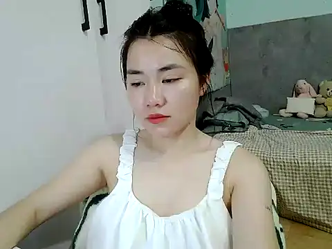 Amy8386 online show from 8, 4, 2026