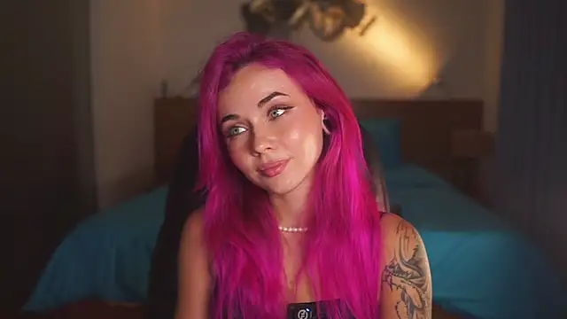 Sarah Pink online show from 12, 4, 2026