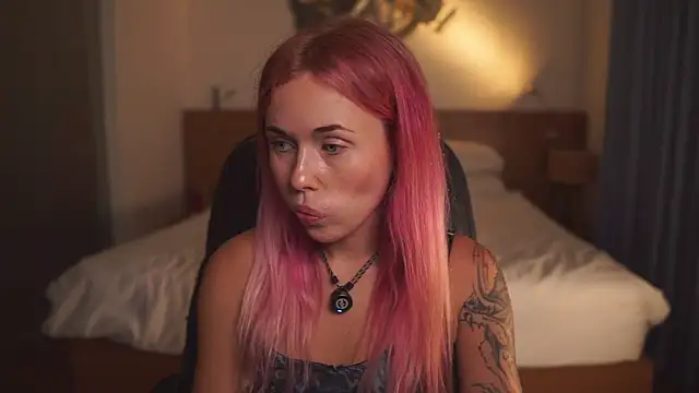 Sarah Pink online show from 26, 3, 2026