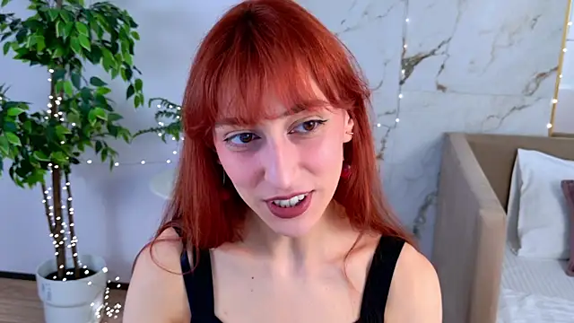 Snapshot of LeyaAtwood chatting on 18, 5, 2026 LeyaAtwood online show from 18, 5, 2026