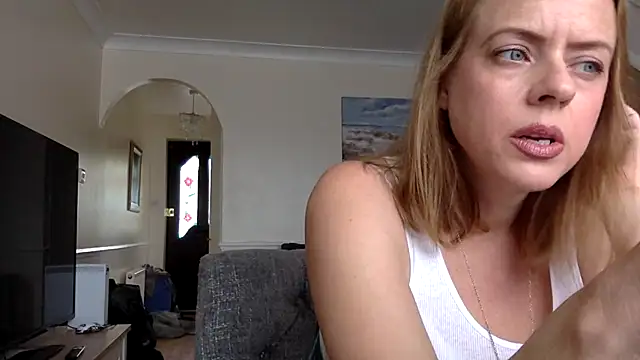 Snapshot of ElizabethArden42- chatting on 21, 5, 2026 ElizabethArden42- online show from 21, 5, 2026