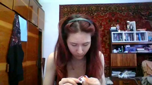 NickiKisinger online show from 11, 4, 2026