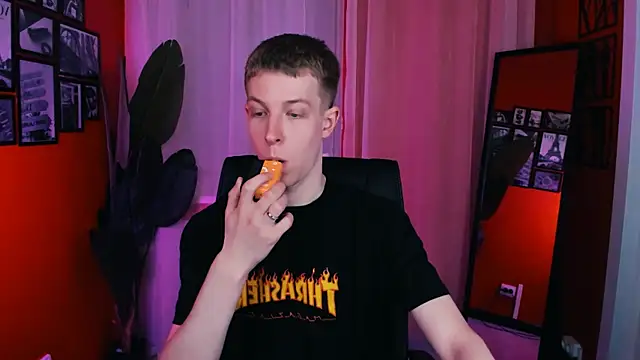 Dylan Norton online show from 7, 4, 2026