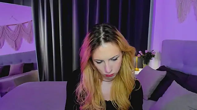 Snapshot of Tiffany__King chatting on 8, 5, 2026 Tiffany King online show from 8, 5, 2026