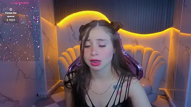 Snapshot of Ariana18_b chatting on 1, 7, 2026 Ariana18 b online show from 1, 7, 2026