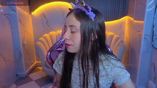 Snapshot of Ariana18_b chatting on 11, 7, 2026 Ariana18 b online show from 11, 7, 2026