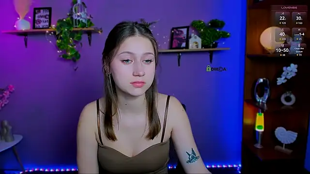 arianaa cat online show from 20, 4, 2026