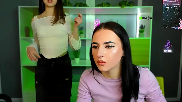 arianaa cat online show from 10, 4, 2026