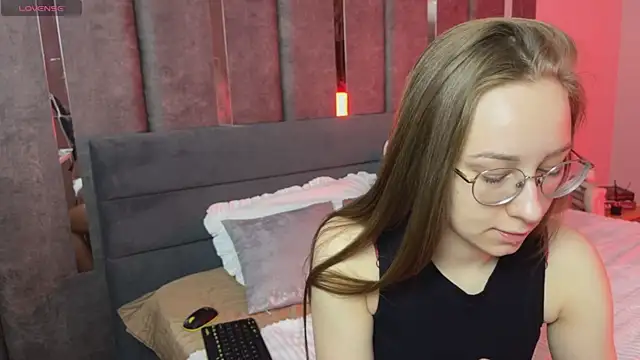 LillAlice online show from 5, 2, 2026