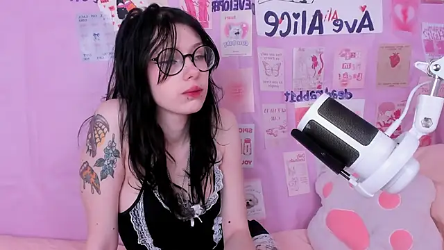 NessaV online show from 1, 2, 2026