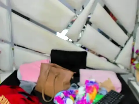  EmilySquirt online show from 13, 2, 2026