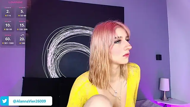 Snapshot of AlannaViera chatting on 24, 4, 2026 AlannaViera online show from 24, 4, 2026