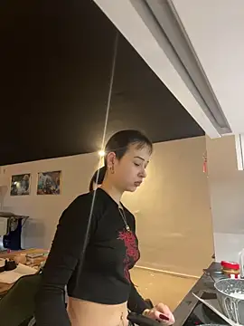 Just-Lilly online show from 12, 4, 2026