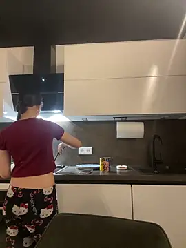 Just-Lilly online show from 18, 4, 2026