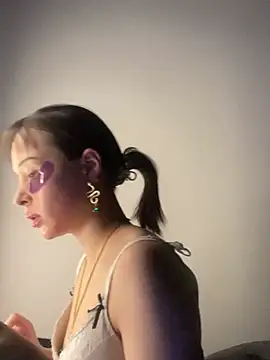 Snapshot of Just-Lilly chatting on 8, 5, 2026 Just-Lilly online show from 8, 5, 2026
