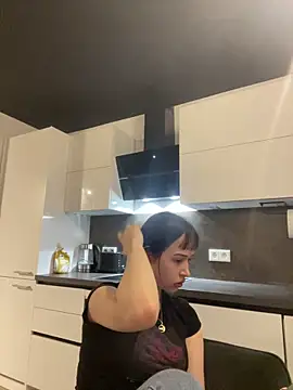 Just-Lilly online show from 17, 4, 2026