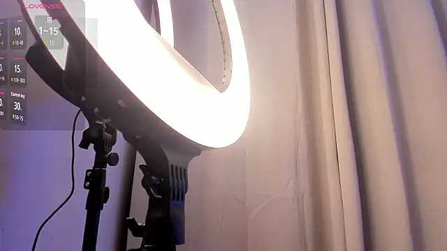 Lucia velez online show from 18, 2, 2026