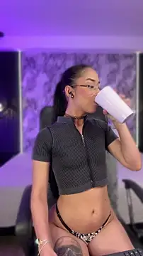 Mialarouse online show from 14, 4, 2026