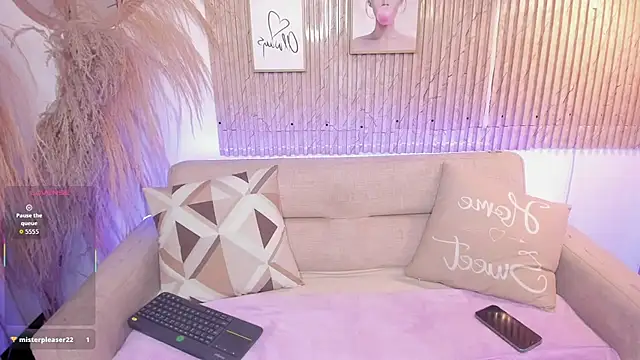 Sally Dvine online show from 5, 3, 2026