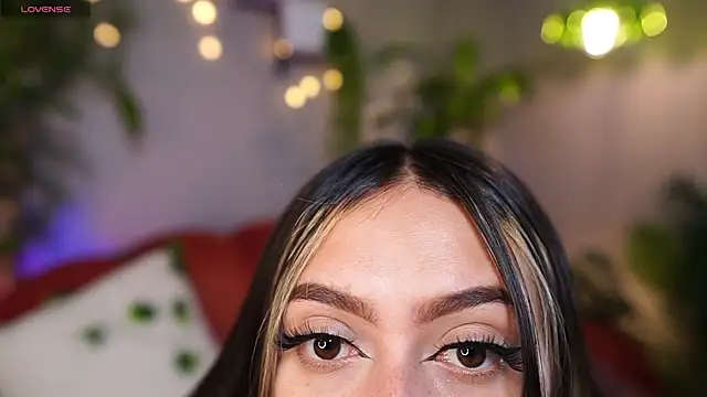 Giselle Laurens  online show from 9, 4, 2026