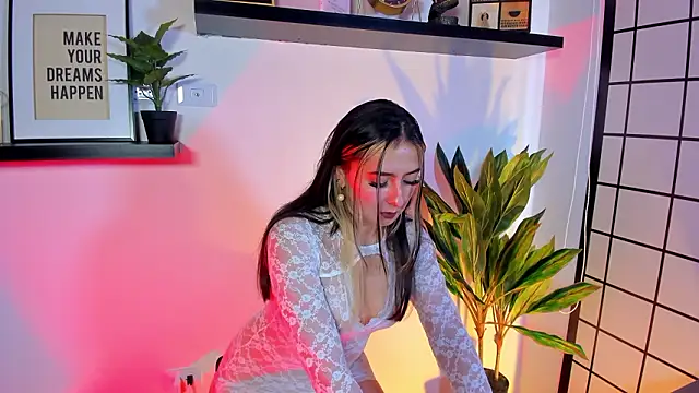 Giselle Laurens  online show from 15, 3, 2026