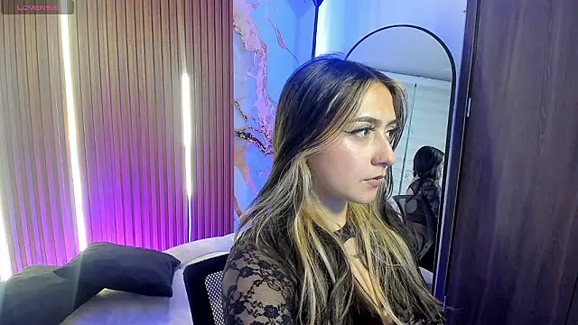 Giselle Laurens  online show from 6, 3, 2026