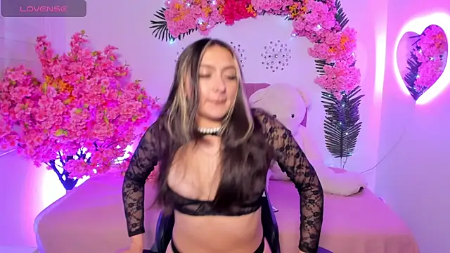 Giselle Laurens  online show from 17, 4, 2026