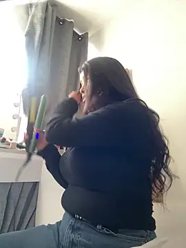 moonhelen online show from 13, 3, 2026