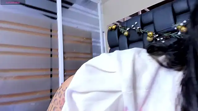 Isabella falcon online show from 1, 4, 2026