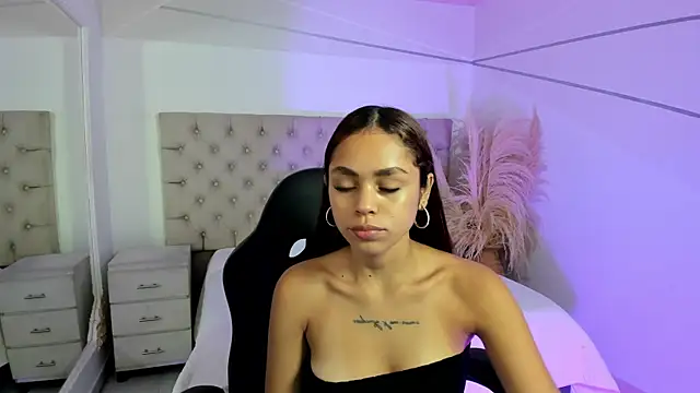 CarolineFyre online show from 6, 3, 2026