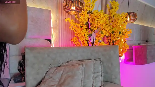 EmmaLovve online show from 16, 4, 2026