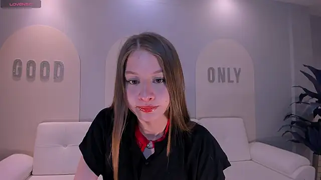 Snapshot of IsabellaMorettiX chatting on 8, 5, 2026 IsabellaMorettiX online show from 8, 5, 2026
