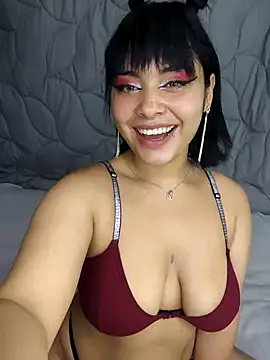 zoe love18 online show from 10, 4, 2026