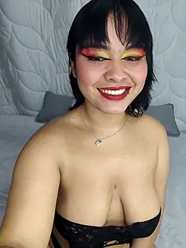 zoe love18 online show from 13, 4, 2026