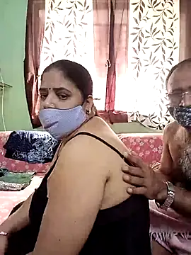 HoneyHush online show from 28, 2, 2026