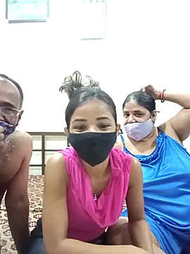 HoneyHush online show from 11, 4, 2026