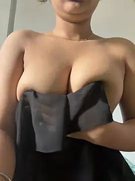 Snapshot of Divya-03 chatting on 9, 7, 2026 Divya-03 online show from 9, 7, 2026