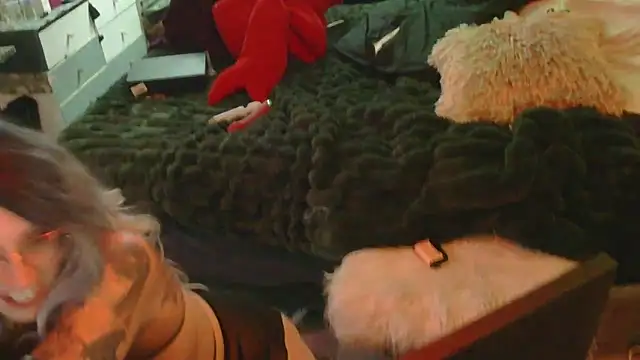 Alicethickpeach online show from 31, 3, 2026