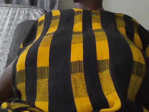 Honeybloom1 online show from 11, 2, 2026