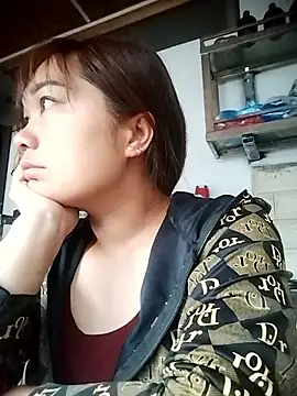 Snapshot of cute-hiphop chatting on 17, 5, 2026 cute-hiphop online show from 17, 5, 2026