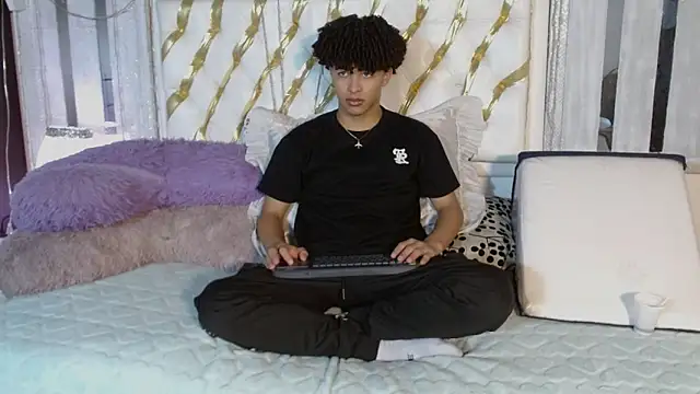 ian smith  online show from 9, 4, 2026