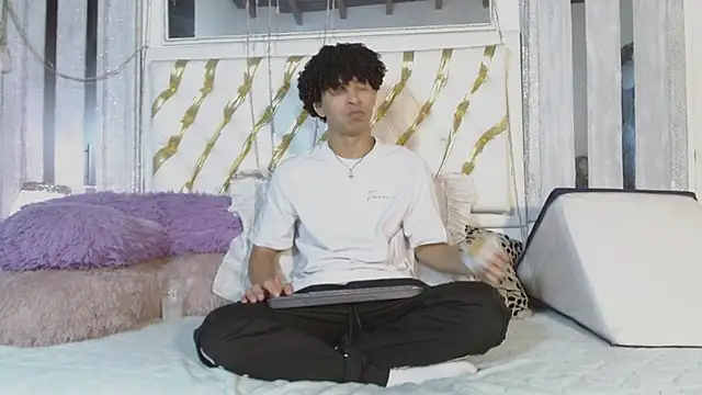 ian smith  online show from 14, 4, 2026