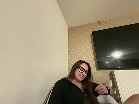 alixxxm7 online show from 27, 2, 2026