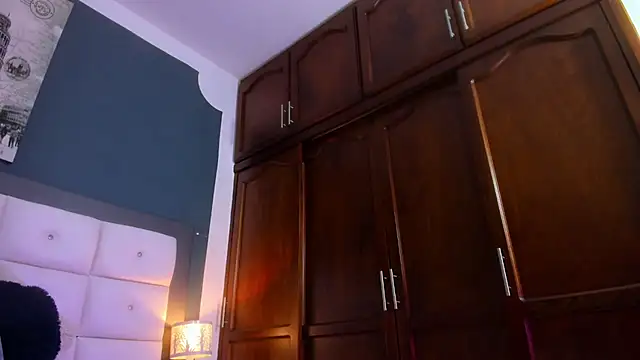 RED VIOLETH online show from 11, 2, 2026