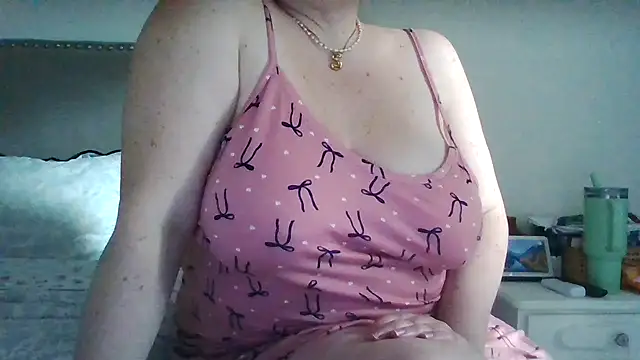 Snapshot of sarettatette chatting on 18, 5, 2026 sarettatette online show from 18, 5, 2026