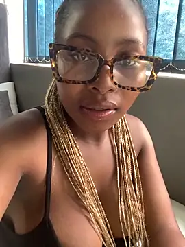 SexyLaylahx online show from 28, 2, 2026