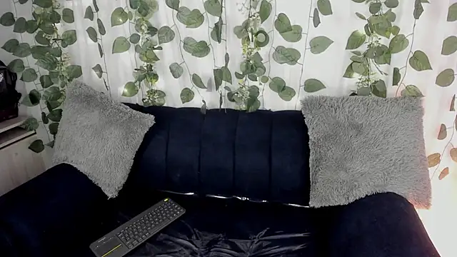 Snapshot of chloe_petite2 chatting on 19, 5, 2026 chloe petite2 online show from 19, 5, 2026