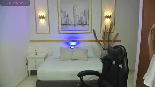 milaack  online show from 19, 2, 2026